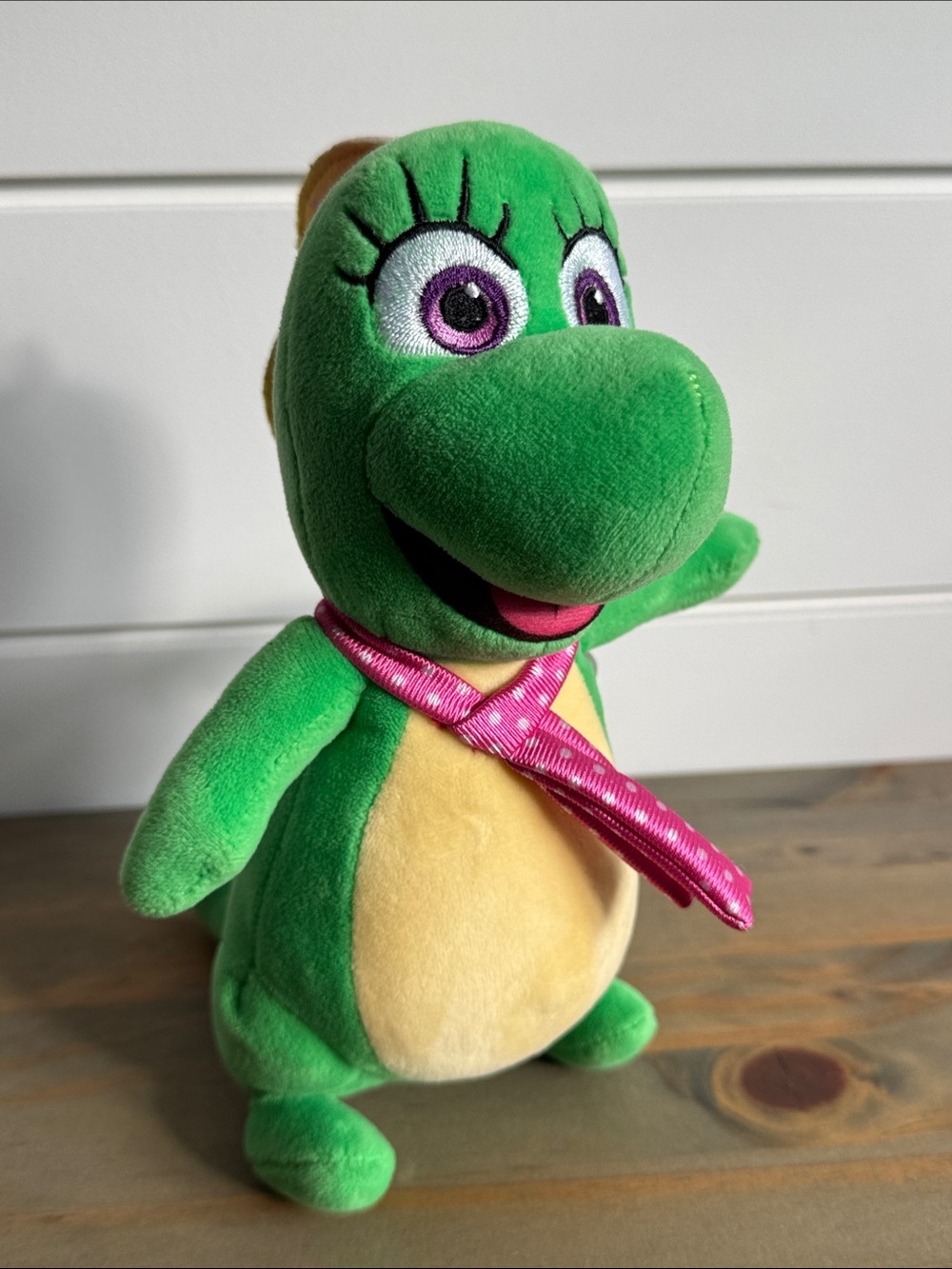 Nickelodeon | Dora: Isa the Iguana (2025) - 8” Collectible Plush Toy